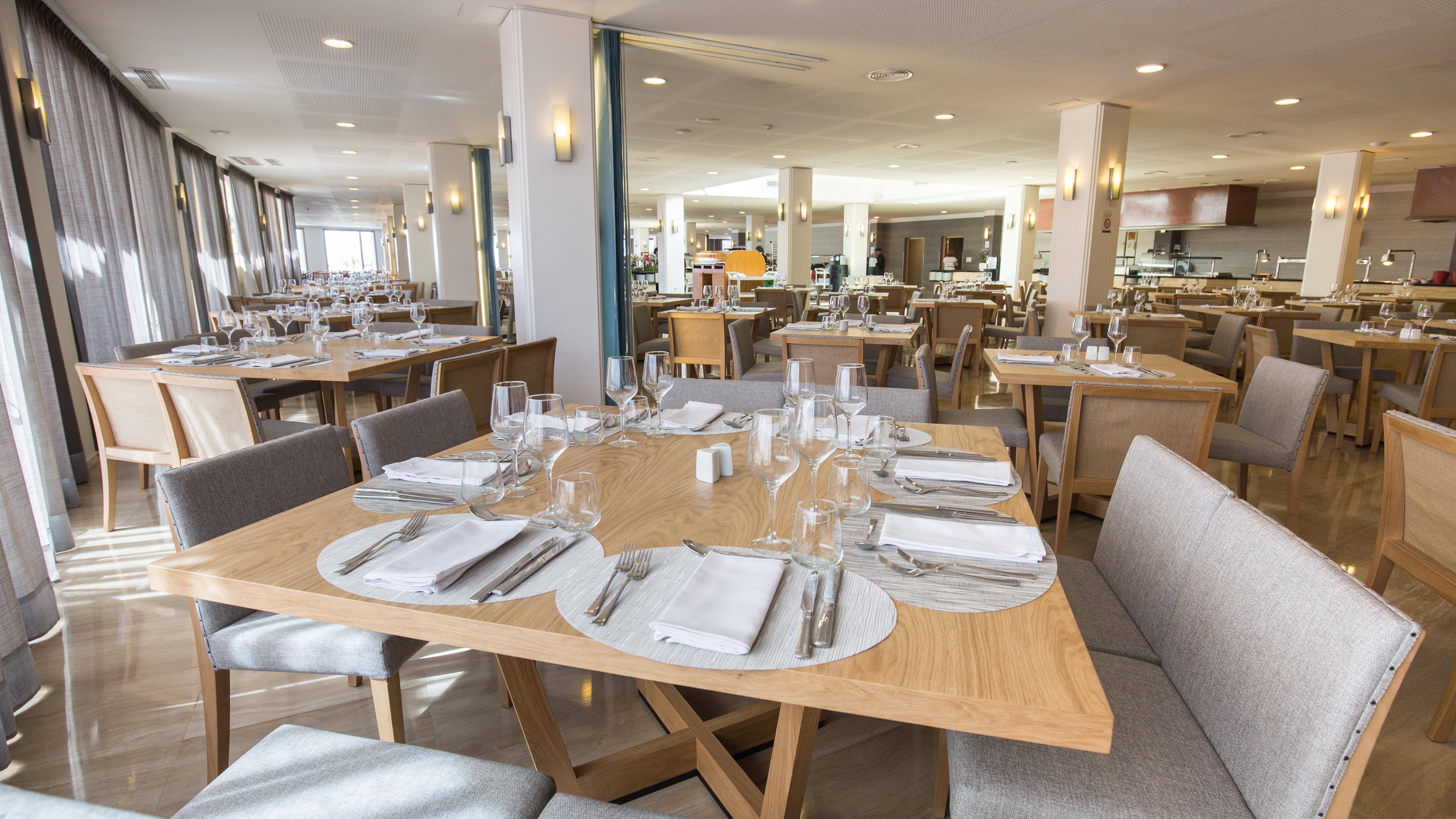 Grand Palladium Select Palace Ibiza Hotel Platja d'en Bossa